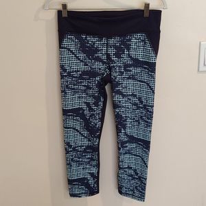 Capri patterned leggings